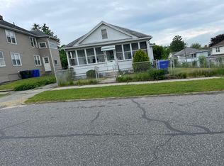 96 Lyons St, Springfield, MA 01151