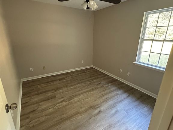 2nd image of 132 Colee Ct
