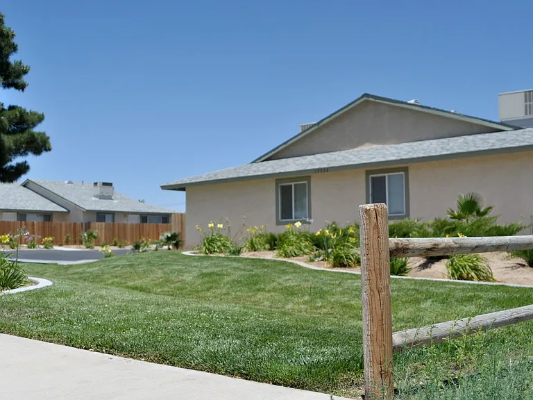 17502 Sequoia St — Photo 5