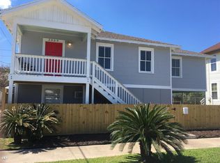 2009 30th St, Galveston, TX 77550