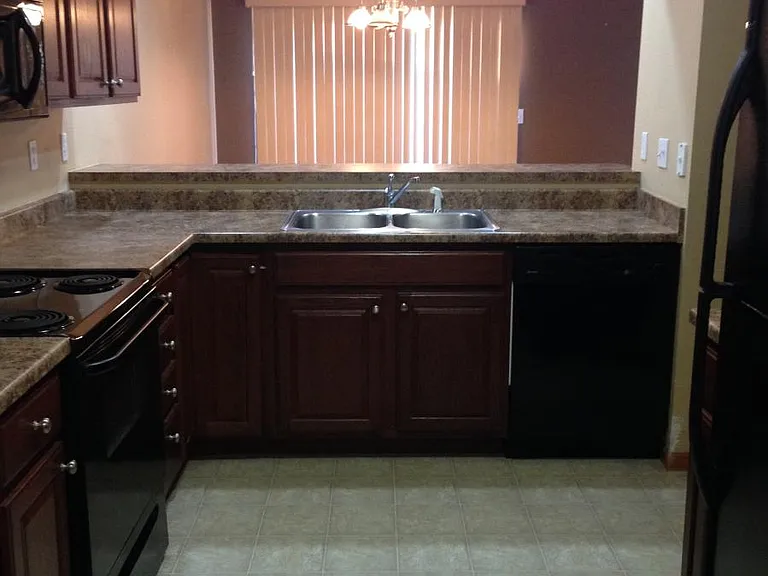 3510 Stoneview Cir SW — Photo 3