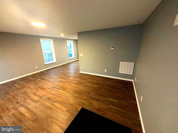 5th image of 118 Strine Ave