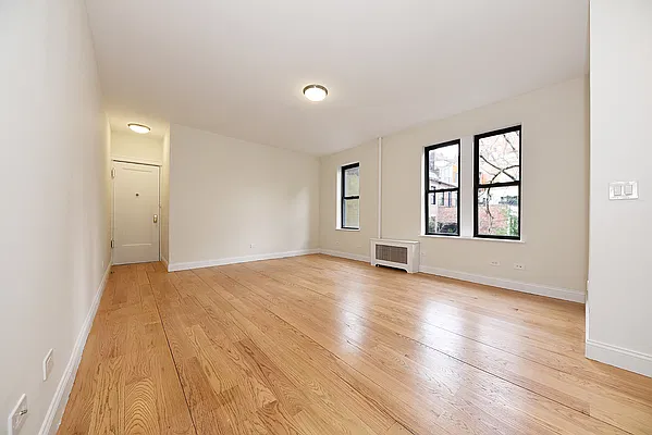 Rented by Buchbinder & Warren | media 2