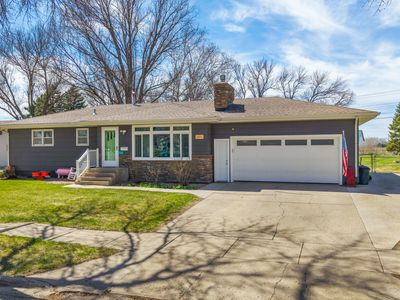 1869 Eisenhower Cir, Aberdeen, SD, 57401