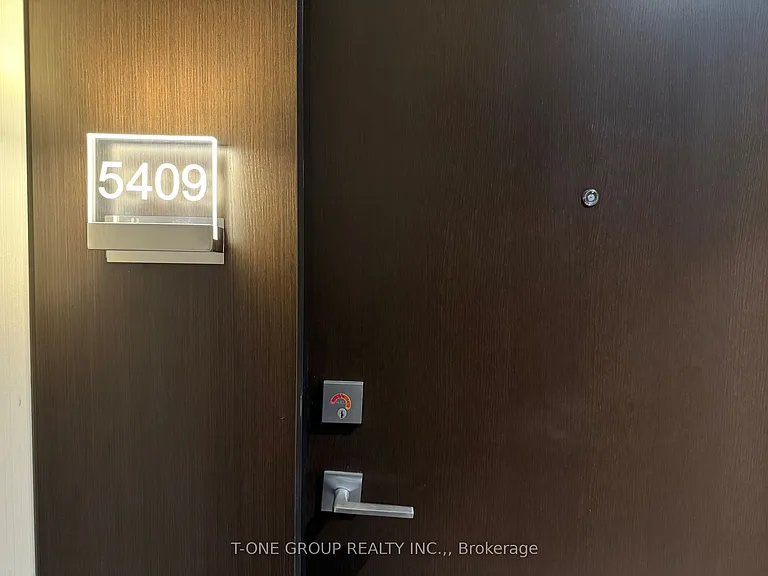 2221 Yonge St #5409 — Photo 3