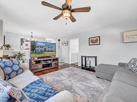 5th image of 219 Houston Ave NE