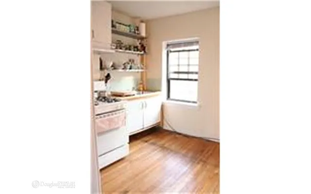 Rented by Douglas Elliman | media 22