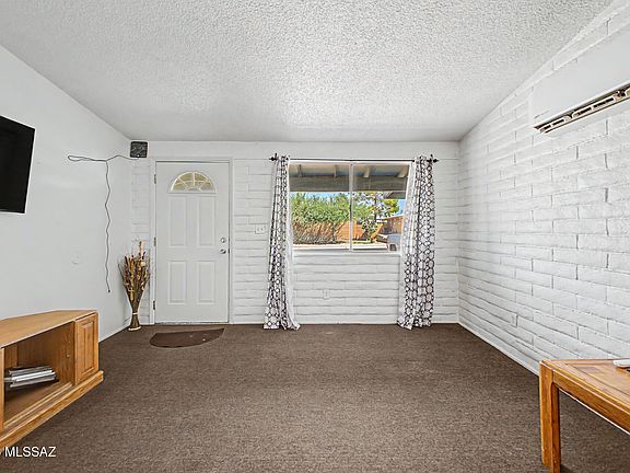3rd image of 3071 S Eastview Ave