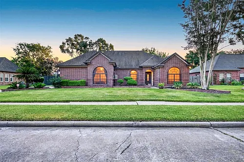 18610 Autumn Hills Dr Photo 1