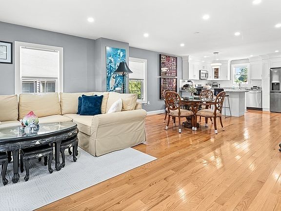 4th image of 3 Burnham St #2