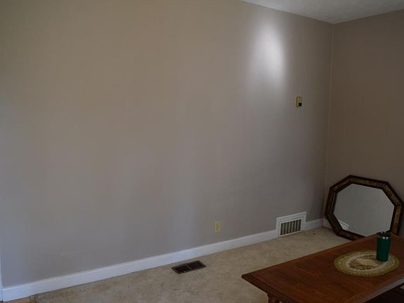 4th image of 1556 Carolina Ave