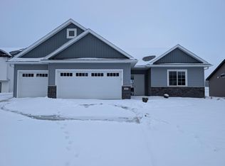 106 Fairway St, Zumbrota, MN 55992