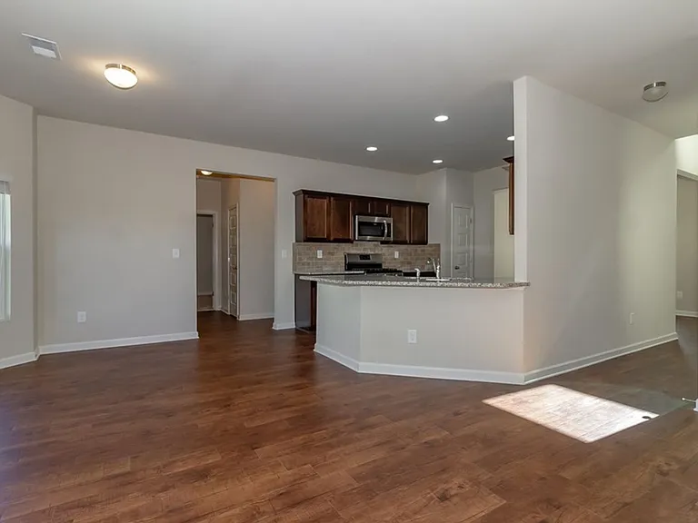 4702 Southwind Rd — Photo 6