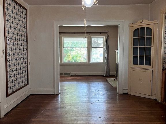 4th image of 17464 Norton Ave