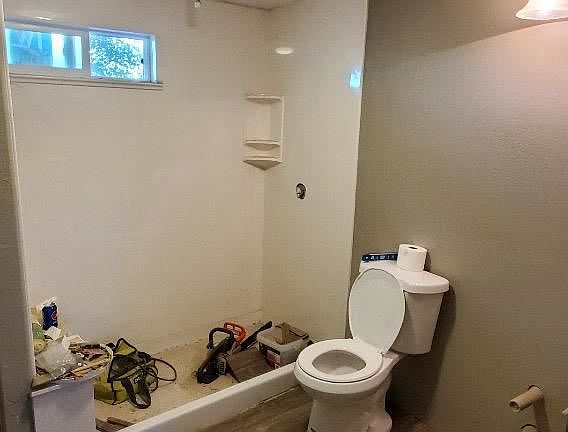 4th image of 531 Roscoe Rd