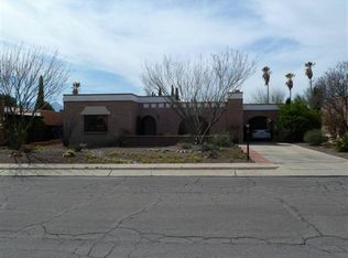 388 E La Abra, Green Valley, AZ 85614