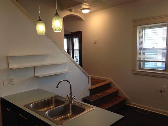 kitchen counter 2 stairs