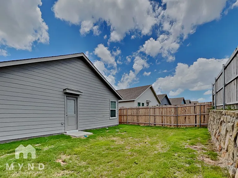 1267 Hackberry Trl — Photo 21