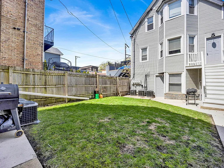 1914 W Henderson St #CH — Photo 12