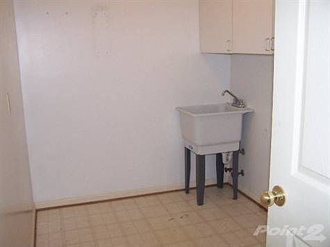 5th image of 16573 Woodlane