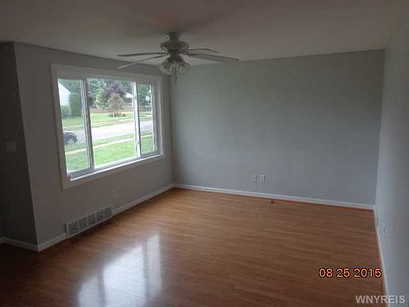 3rd image of 94 Lyndale Ct