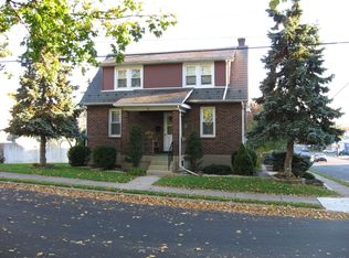 60 W Chestnut St, Hellertown, PA 18055
