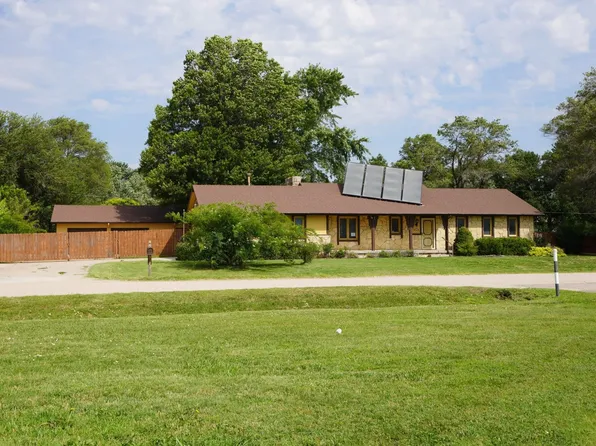 527 S Byron Rd, Wichita, KS 67209