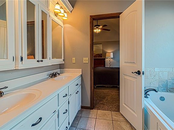 5th image of 9013 Crooked Creek Ln