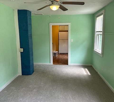 3rd image of 1021 Goff Rd