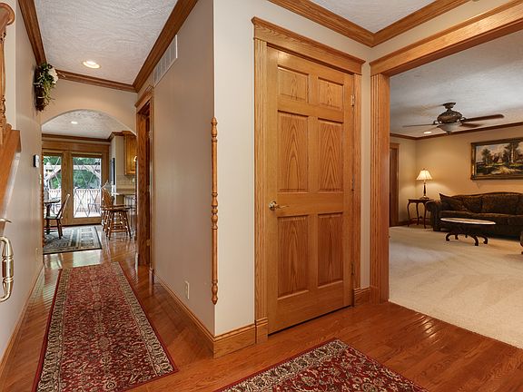 5th image of 601 Cheshire Dr