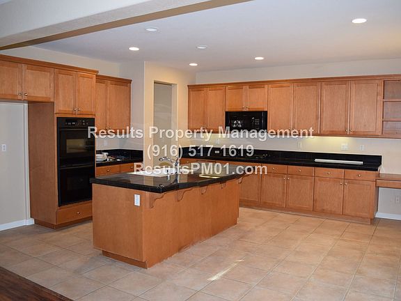4th image of 1701 Windrush Ln