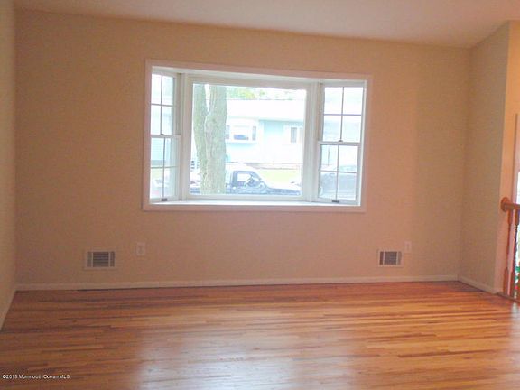 2nd image of 976 Hunt Dr