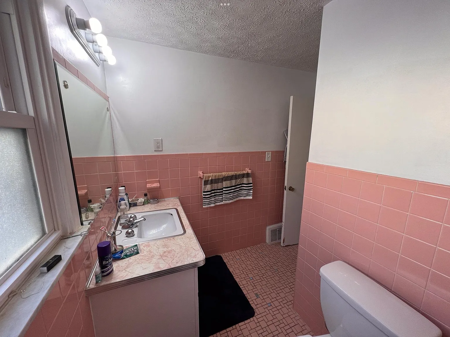 12305 Fairview Ct — Photo 2