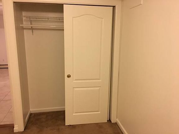 3rd image of 463 Edgegrove Ave