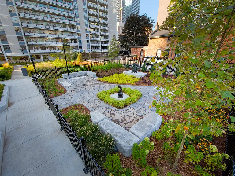 50 Alexander St — Photo 24
