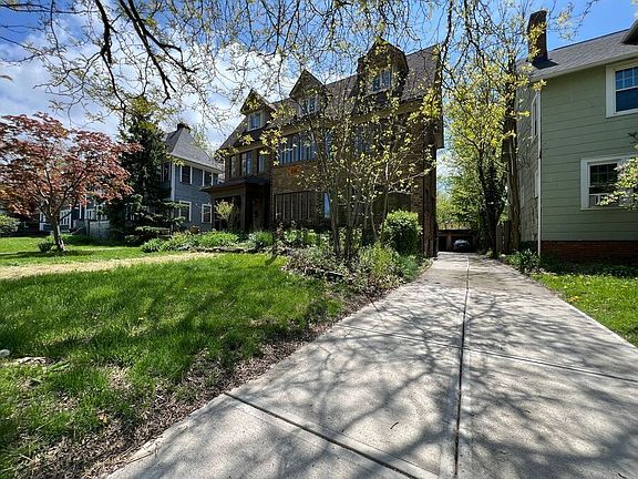 2nd image of 3232 Clarendon Rd