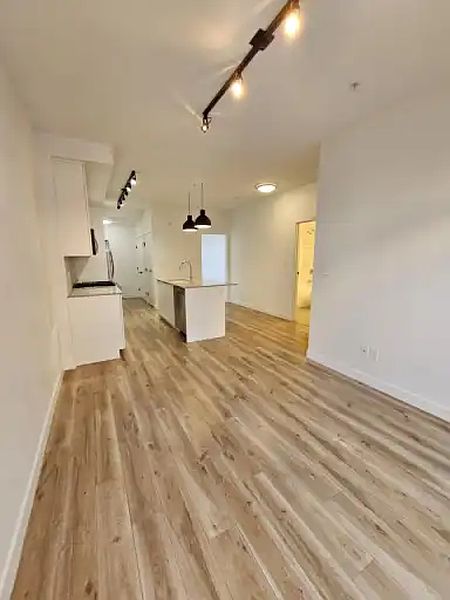 Calgary Apartment for rent - 1 Bedroom — photo 2