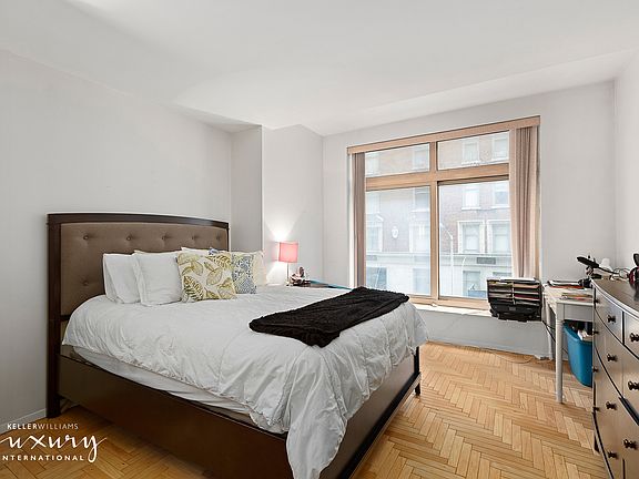 4th image of 106 Central Park S APT 3H