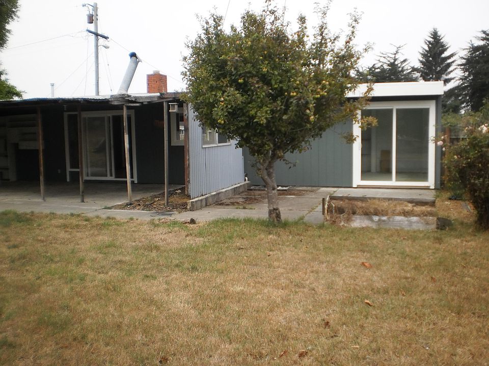1st image of 3423 Dakota St