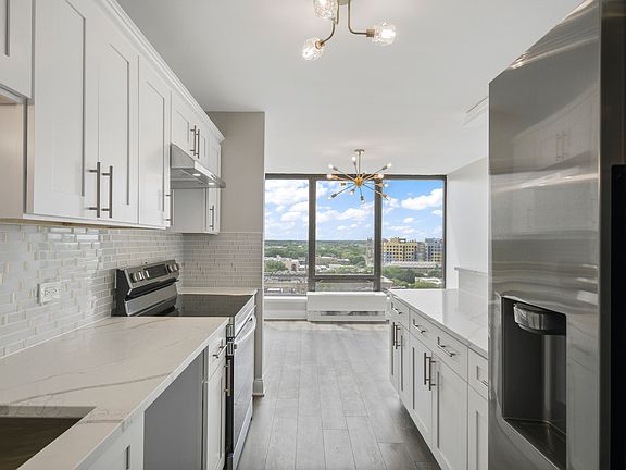 3rd image of 5445 N Sheridan Rd APT 1501
