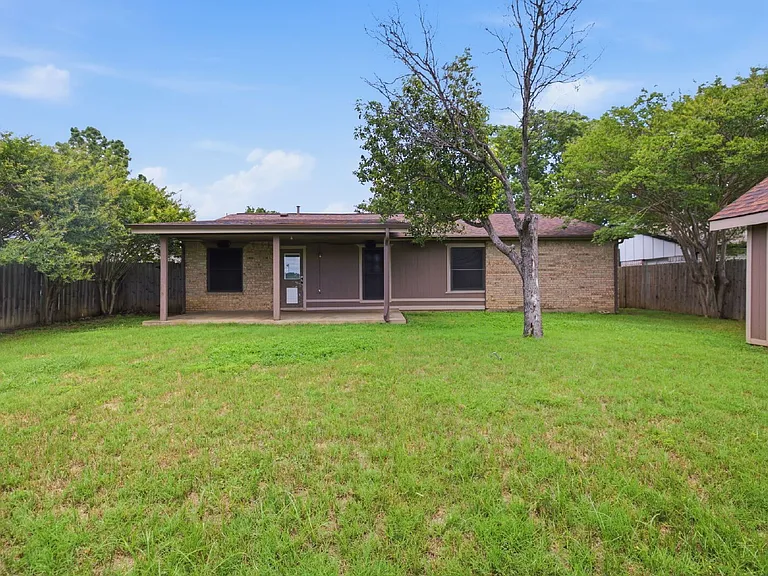 525 Parkview Dr — Photo 26