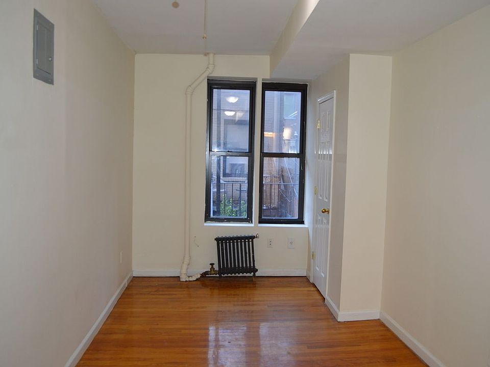 1st image of 320 E 6th St APT 2r