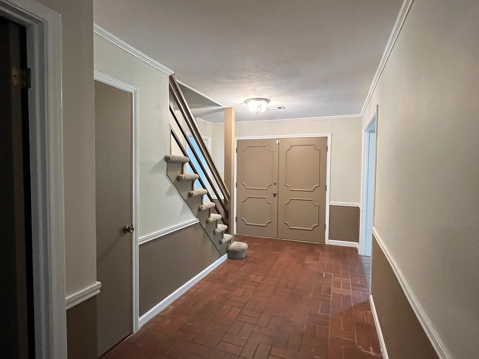 5 bed, 2.5 bath, $2,200 — Photo 3