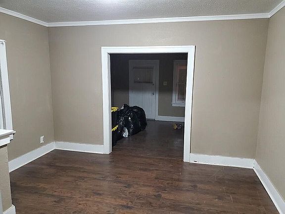 2nd image of 2621 Lakeview Ave