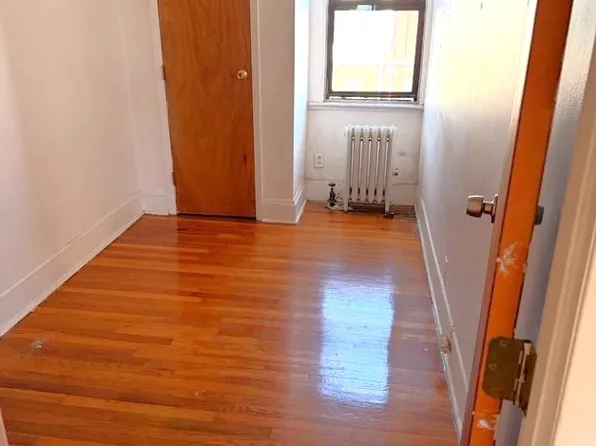 20-52 32nd Street image 15 of 16