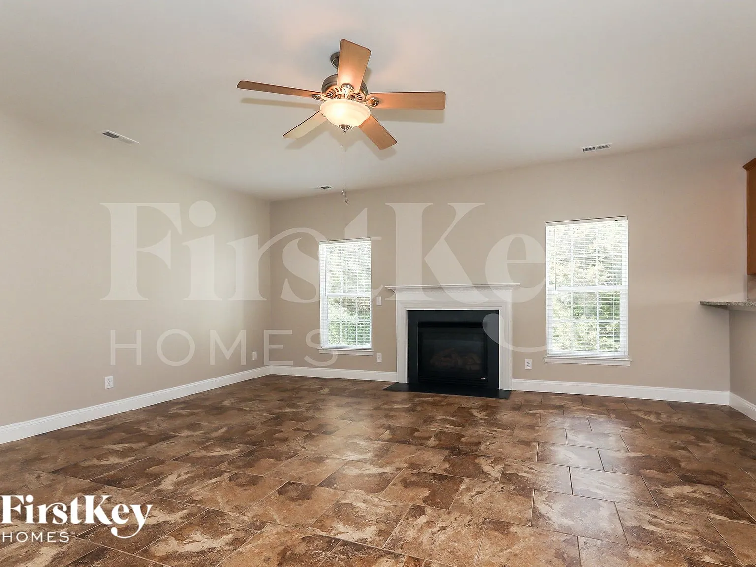 4 bed, 2.5 bath, 2827 sqft, $2,780 — Photo 3