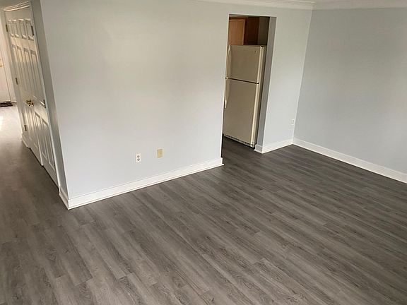 4th image of 9732 Springfield Woods Cir