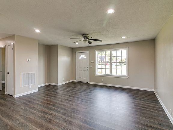 5th image of 310 Cunningham Ln