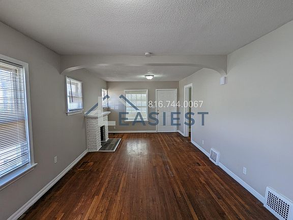 3rd image of 144 N Belmont Blvd
