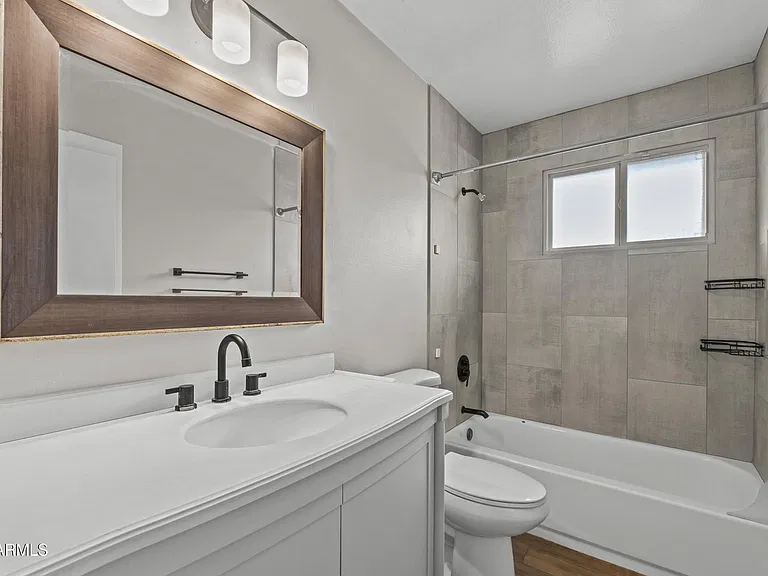 1229 E Manhatton Dr — Photo 15